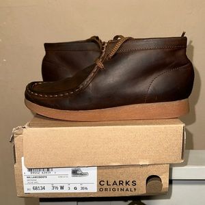 Boys Clark’s wallabees shoes